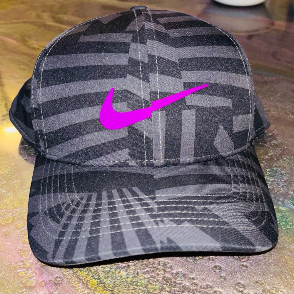 Nike Men’s Golf Hat New (One Size Fits All)